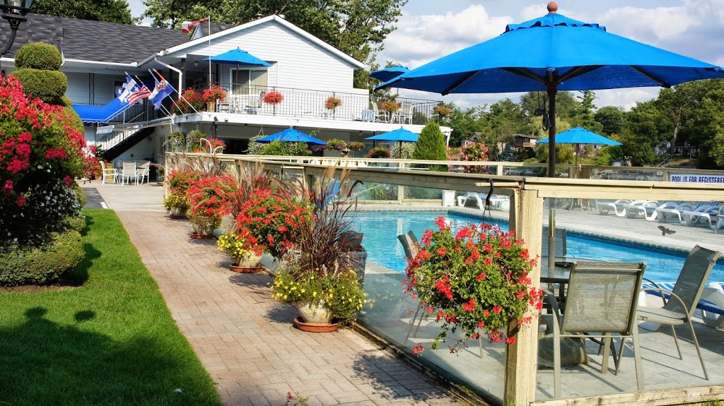 Luau Resort | 231 Mosley St, Wasaga Beach, ON L9Z 1A3, Canada | Phone: (866) 429-0283