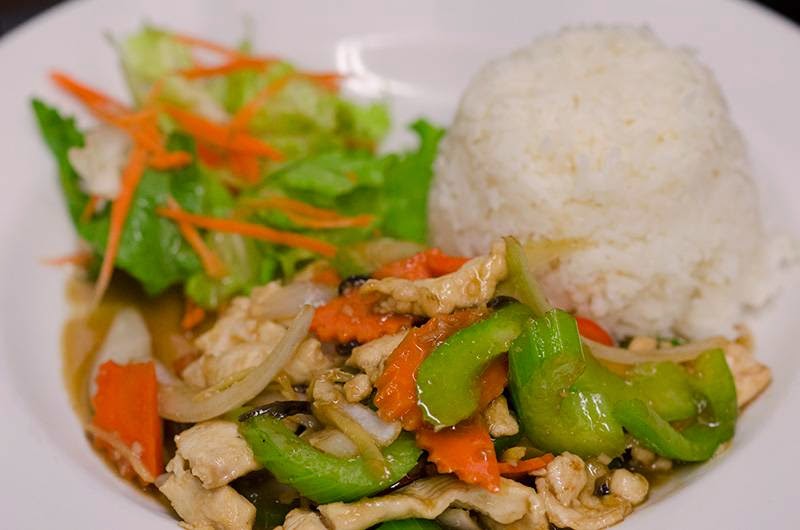 Thai Lemongrass Restaurant | 3838 Cadboro Bay Rd, Victoria, BC V8N 4G2, Canada | Phone: (250) 385-3838