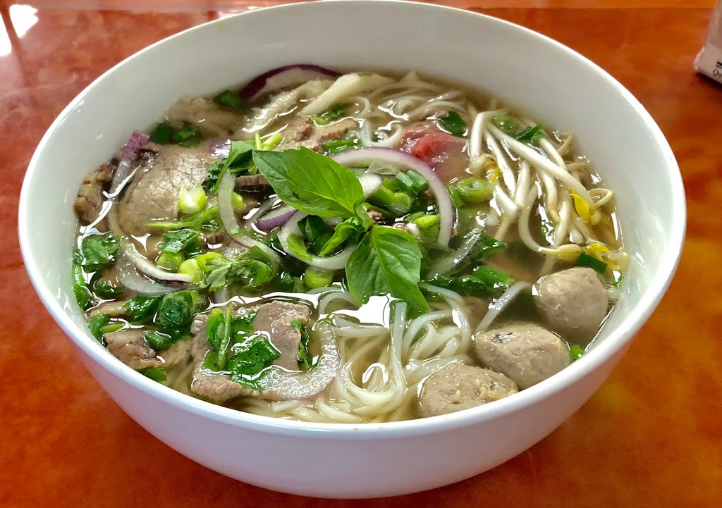 Pho Viet | 1550 S Gateway Rd, Mississauga, ON L4W 5G6, Canada | Phone: (905) 206-8988