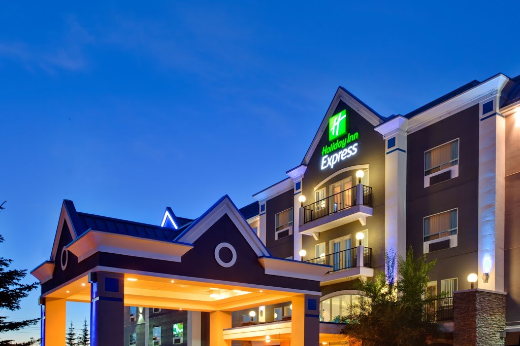 Holiday Inn Express & Suites Calgary South-Macleod Trail S | 12025 Lake Fraser Dr SE, Calgary, AB T2J 7G5, Canada | Phone: (403) 225-3000