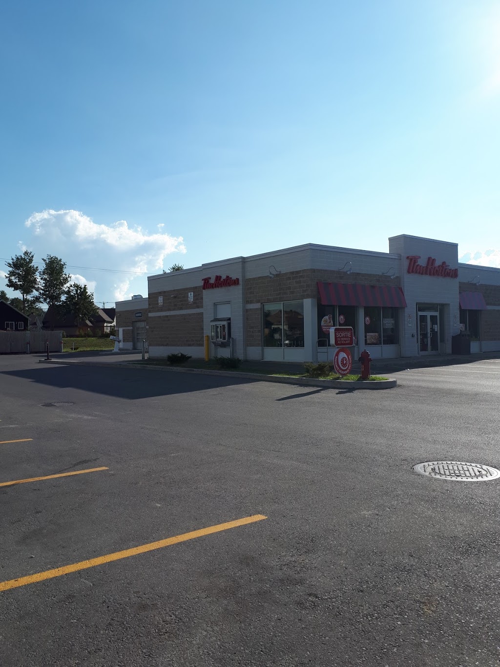 Tim Hortons | 2200 Avenue du Marché, Saint-Lin - Laurentides, QC J5M 0G3, Canada | Phone: (450) 439-8824