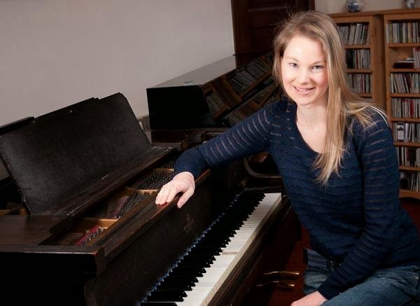 Jacqueline Perriam Piano Victoria | 2W1, 2189 Beaverbrooke St, Victoria, BC V8S 2W1, Canada | Phone: (250) 477-5413