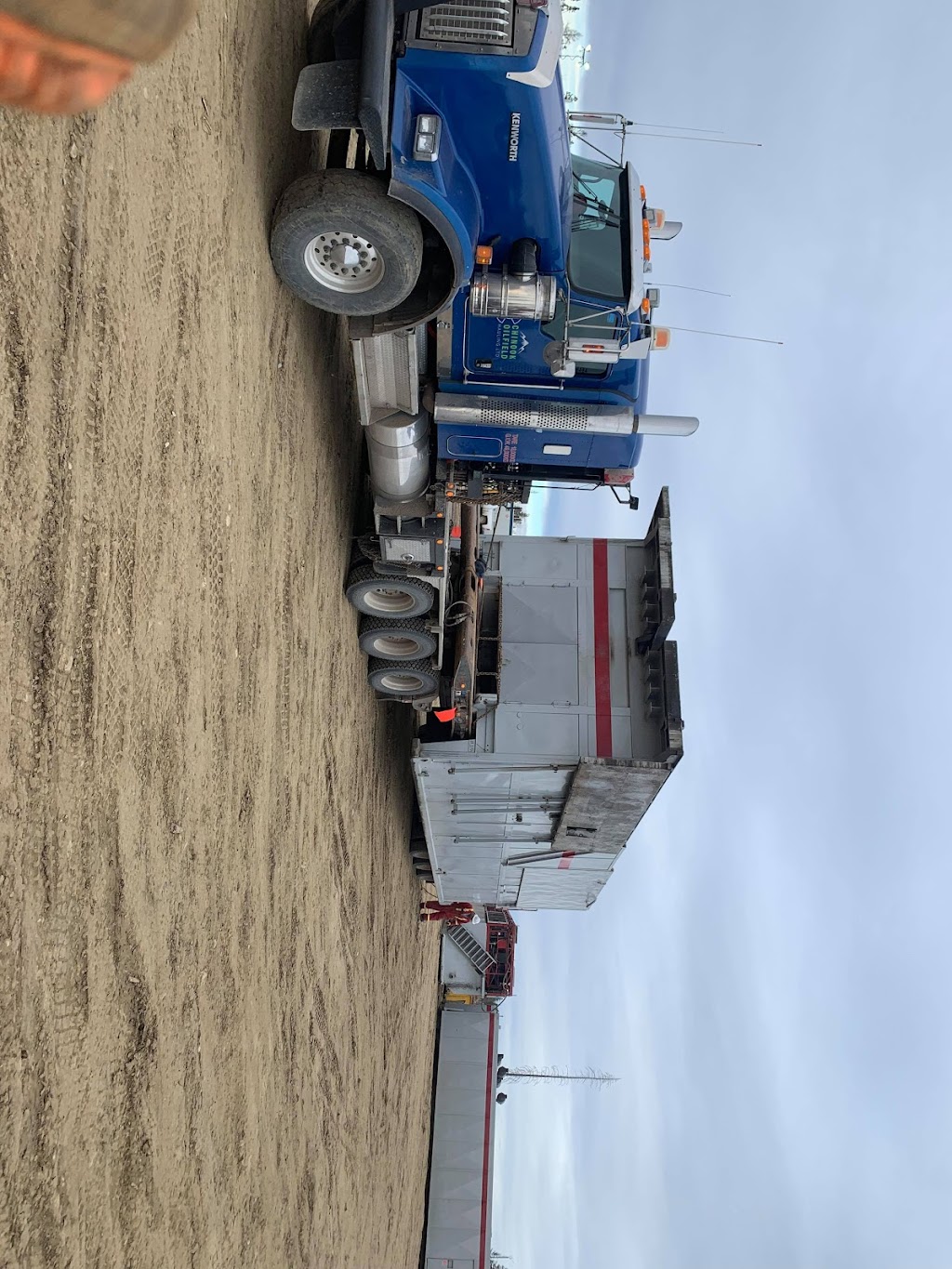 Chinook Oilfield Hauling Ltd. | 4816 57 Ave Bay 1, 2, Eckville, AB T0M 0X0, Canada | Phone: (403) 391-9790