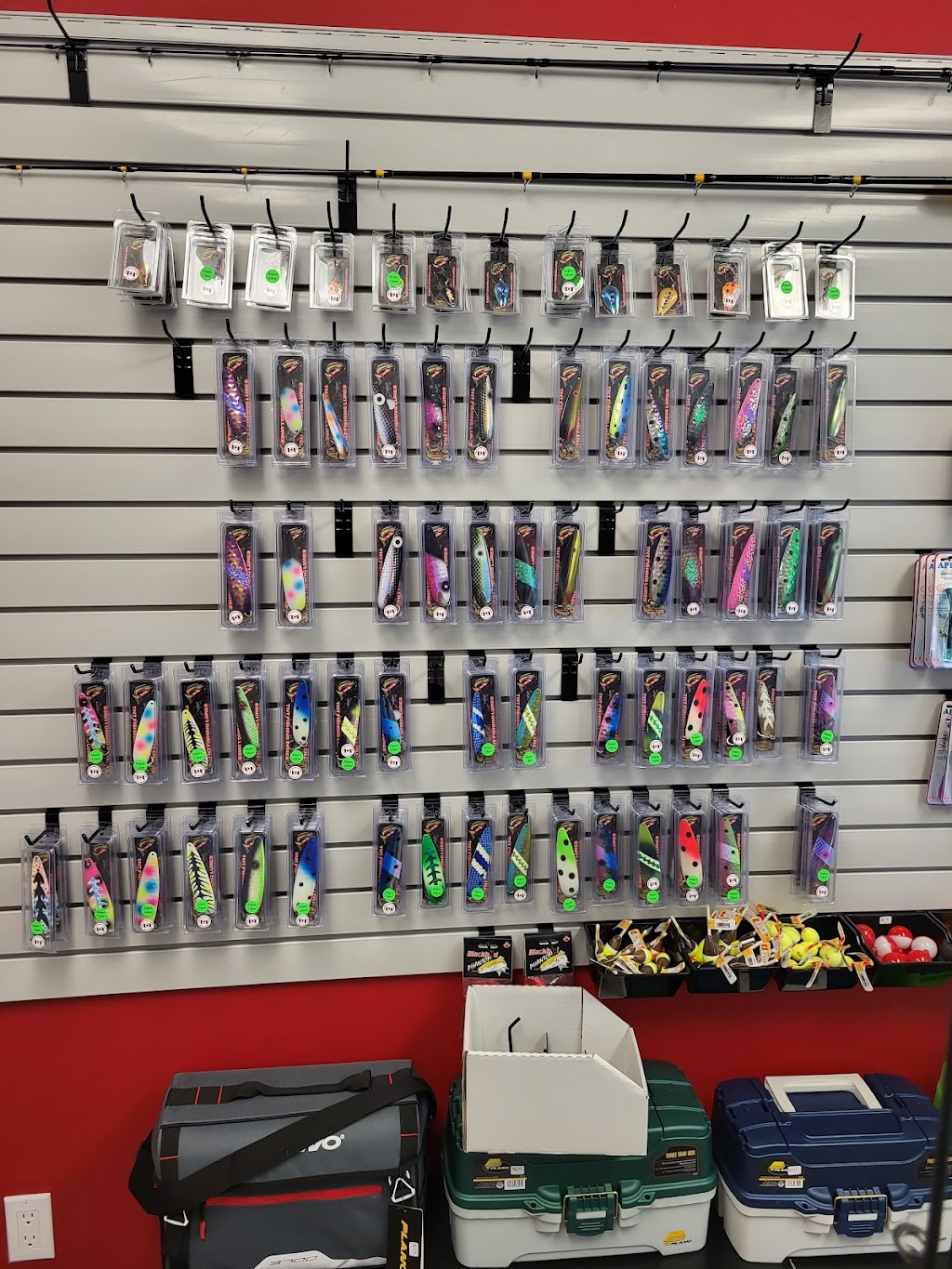 Willies Sports & More | 10175 Hwy 6, Wiarton, ON N0H 2T0, Canada | Phone: (519) 534-2924