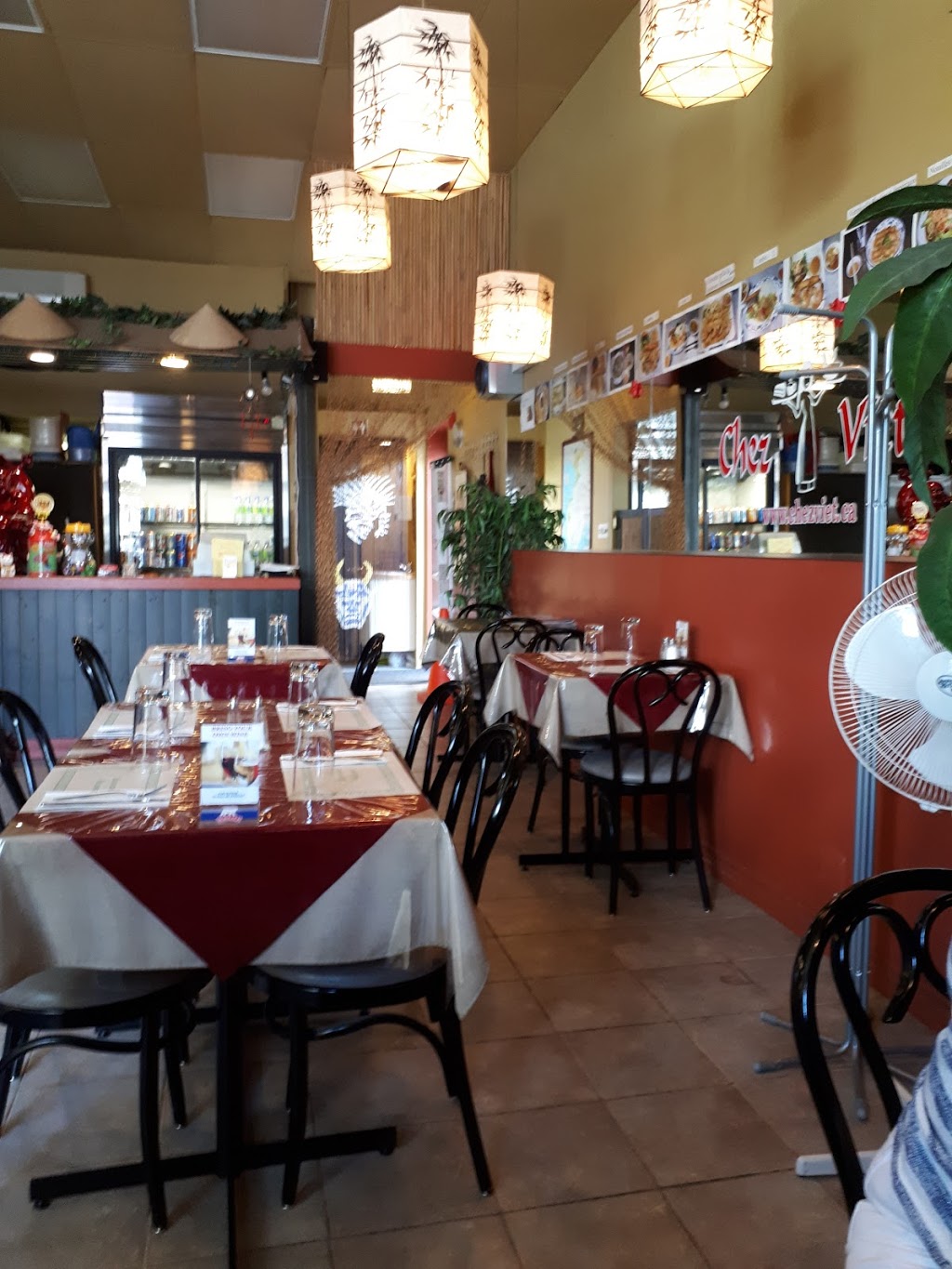 Chez Viet | 643 Bd Marie Victorin, Boucherville, QC J4B 1X7, Canada | Phone: (450) 449-5654