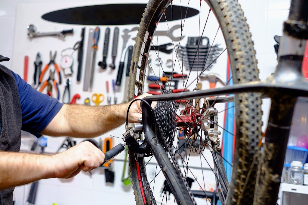 Calgary Bike Repair | 2 Tuscarora View NW, Calgary, AB T3L 2E3, Canada | Phone: (587) 971-9663