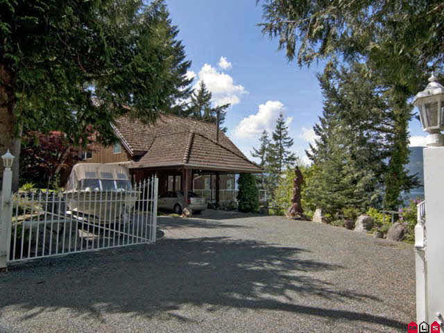 Paradise Cove Spa & A Vacation House Rental-Harrison Hot Springs | 6989 Rockwell Pl, Harrison Hot Springs, BC V0M 1K0, Canada | Phone: (604) 791-5212