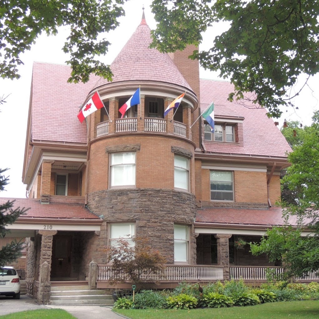 Château la Motte Guest House | 210 Vansittart Ave, Woodstock, ON N4S 6E9, Canada | Phone: (647) 783-4440