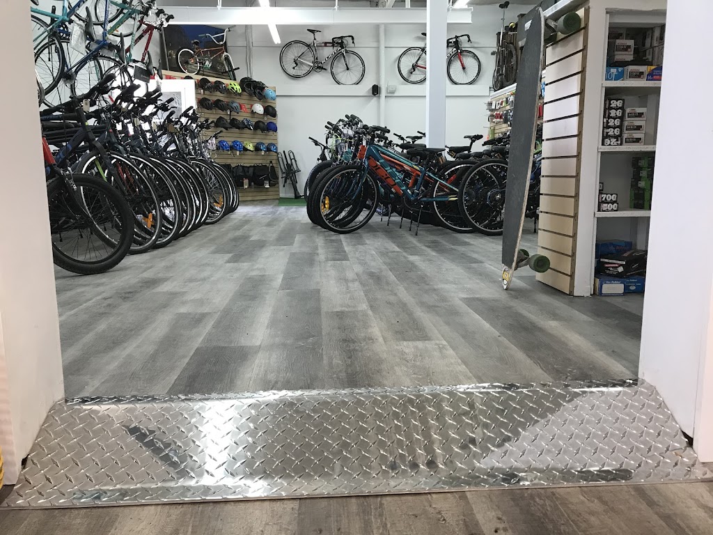 Gosselin Bicycle | 3636 Rue Choquette, Lac-Mégantic, QC G6B 1W7, Canada | Phone: (819) 583-0253