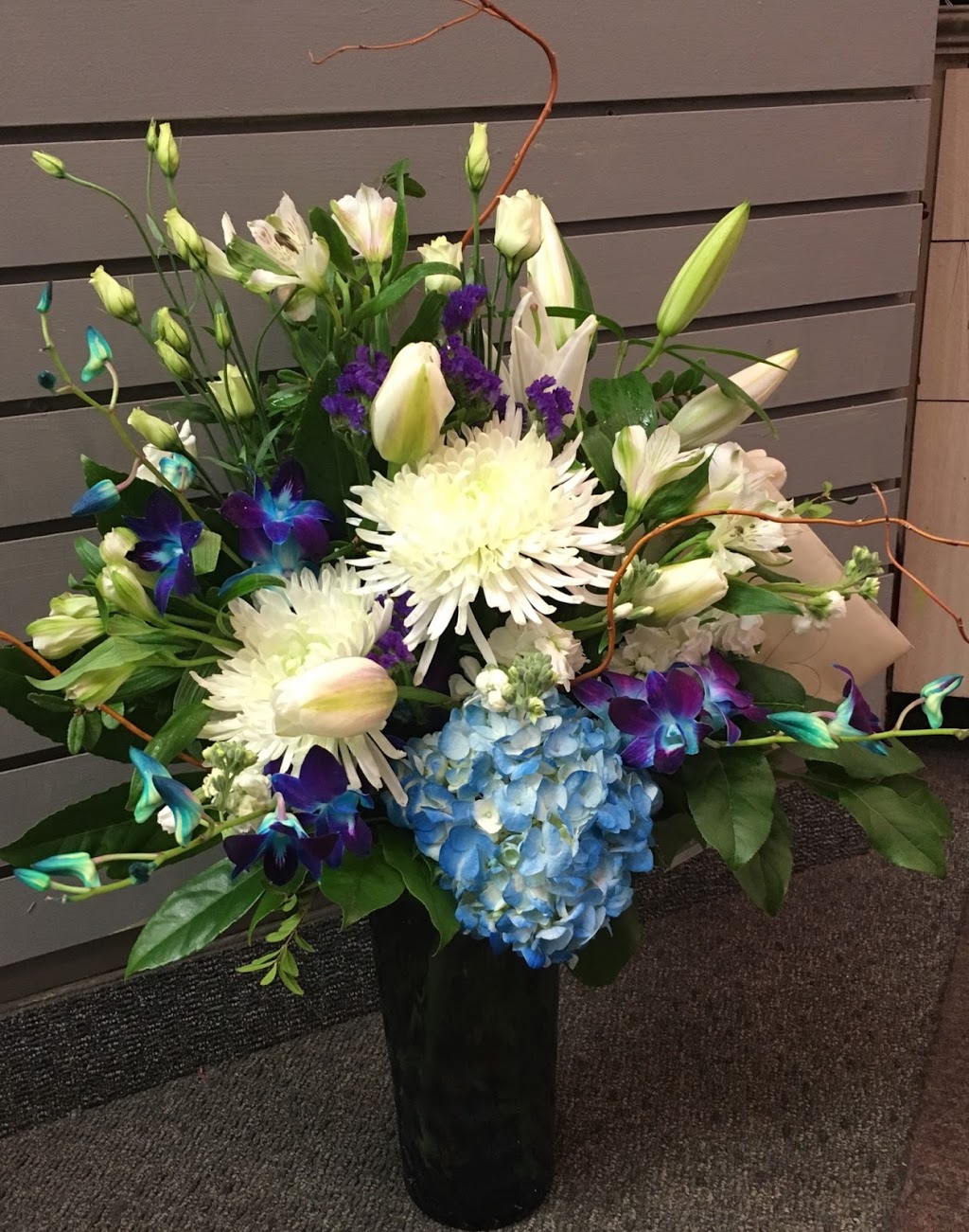 Bonavista Flowers | 107-755 Lake Bonavista Dr SE, Calgary, AB T2J 0N3, Canada | Phone: (403) 271-2666