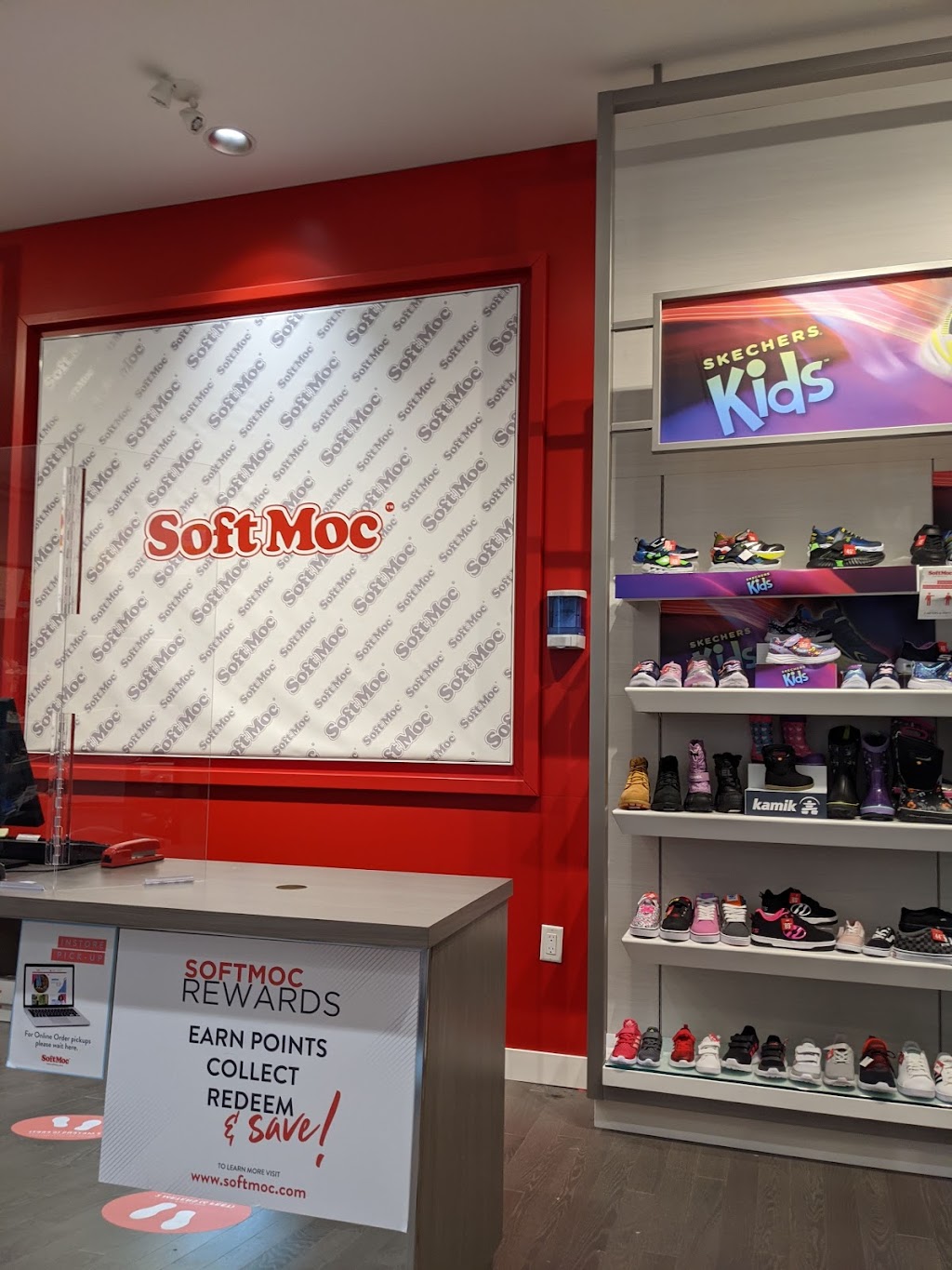 SoftMoc | Hillside Centre, 1644 Hillside Ave #54, Victoria, BC V8T 2C5, Canada | Phone: (250) 370-7567