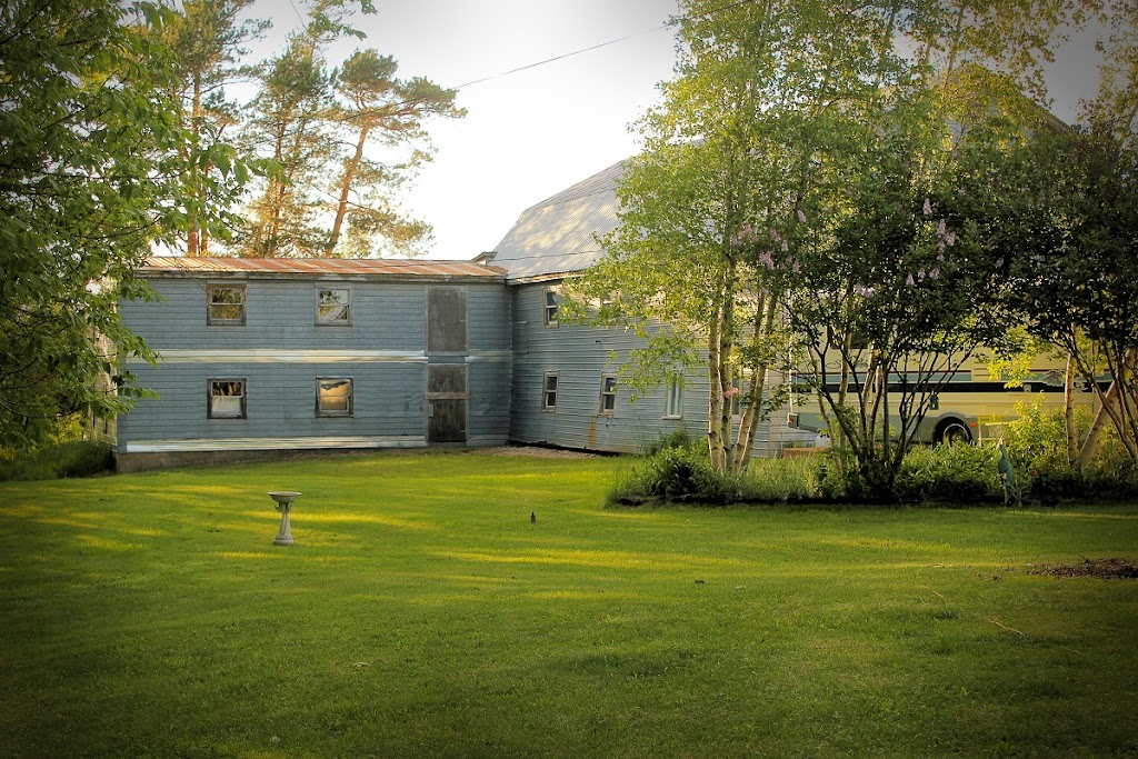 Bolerame Acres Homestay | 1054 Osborne Rd, New Germany, NS B0R 1E0, Canada | Phone: (902) 298-7773