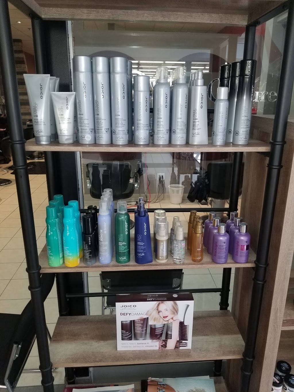 Oval Coiffure | 300 Rue Barkoff, Trois-Rivières, QC G8V 0E1, Canada | Phone: (819) 372-1353