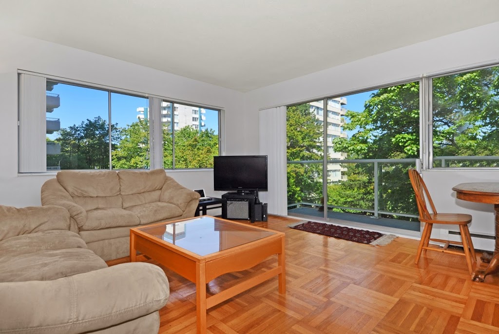 University Manor Rental Apartments | 4640 W 10th Ave, Vancouver, BC V6R 2J5, Canada | Phone: (604) 261-9460