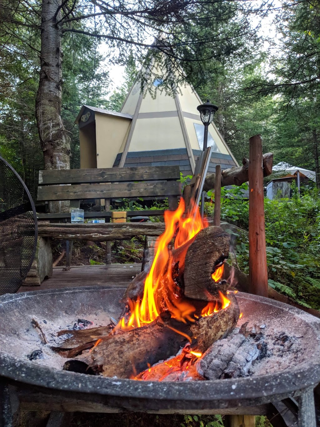 Aux Tipis de la Rivière Sauvage | 345 Route Dostie, Saint-Romain, QC G0Y 1L0, Canada | Phone: (418) 486-2100