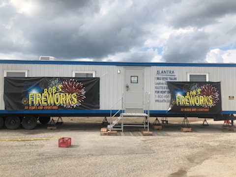 Bobs Fireworks | 41 Southdale Rd E, London, ON N6C 4X5, Canada | Phone: (519) 433-7190