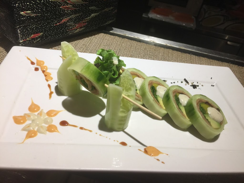 Kiku Sushi | 808 York Mills Rd, North York, ON M3B 1X8, Canada | Phone: (416) 331-8666