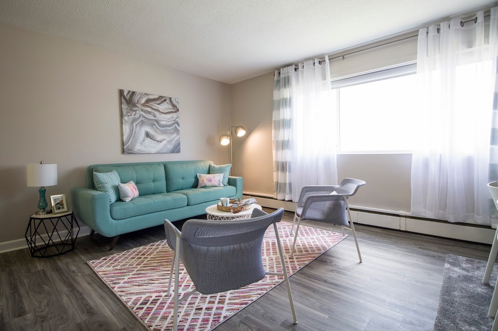 Parkway Park Apartments - CLV Group | 1394 Highgate Rd, Ottawa, ON K2C 2Y7, Canada | Phone: (613) 518-2155