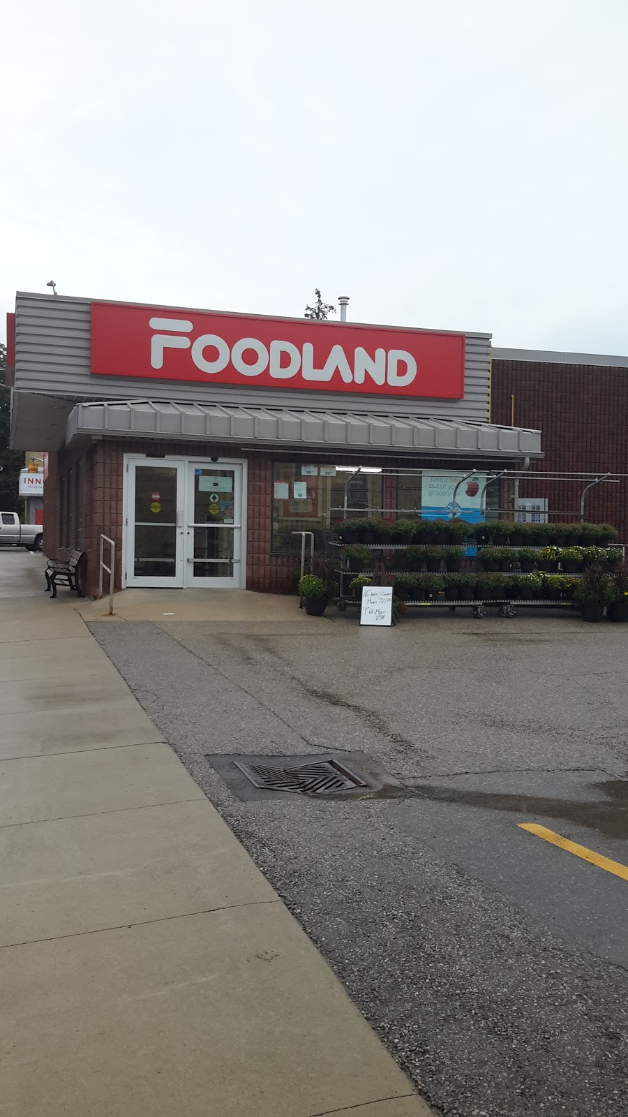 Foodland - Harriston | 9 Elora St S, Harriston, ON N0G 1Z0, Canada | Phone: (519) 338-2413