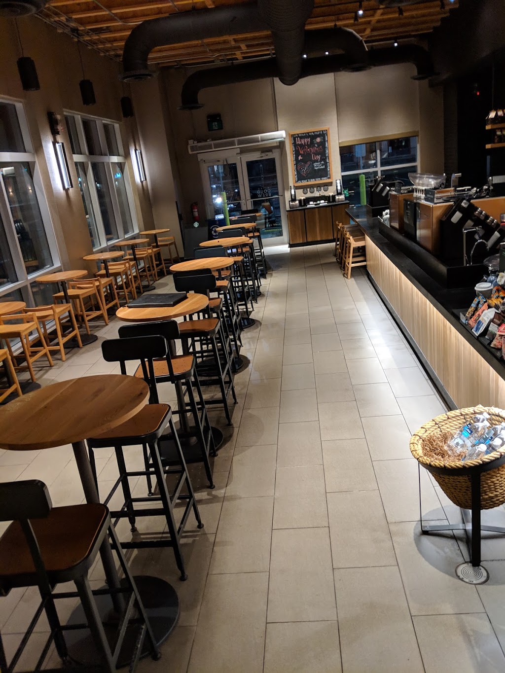 Starbucks | 806 St Clair St, Chatham, ON N7M 5J7, Canada | Phone: (226) 229-0678