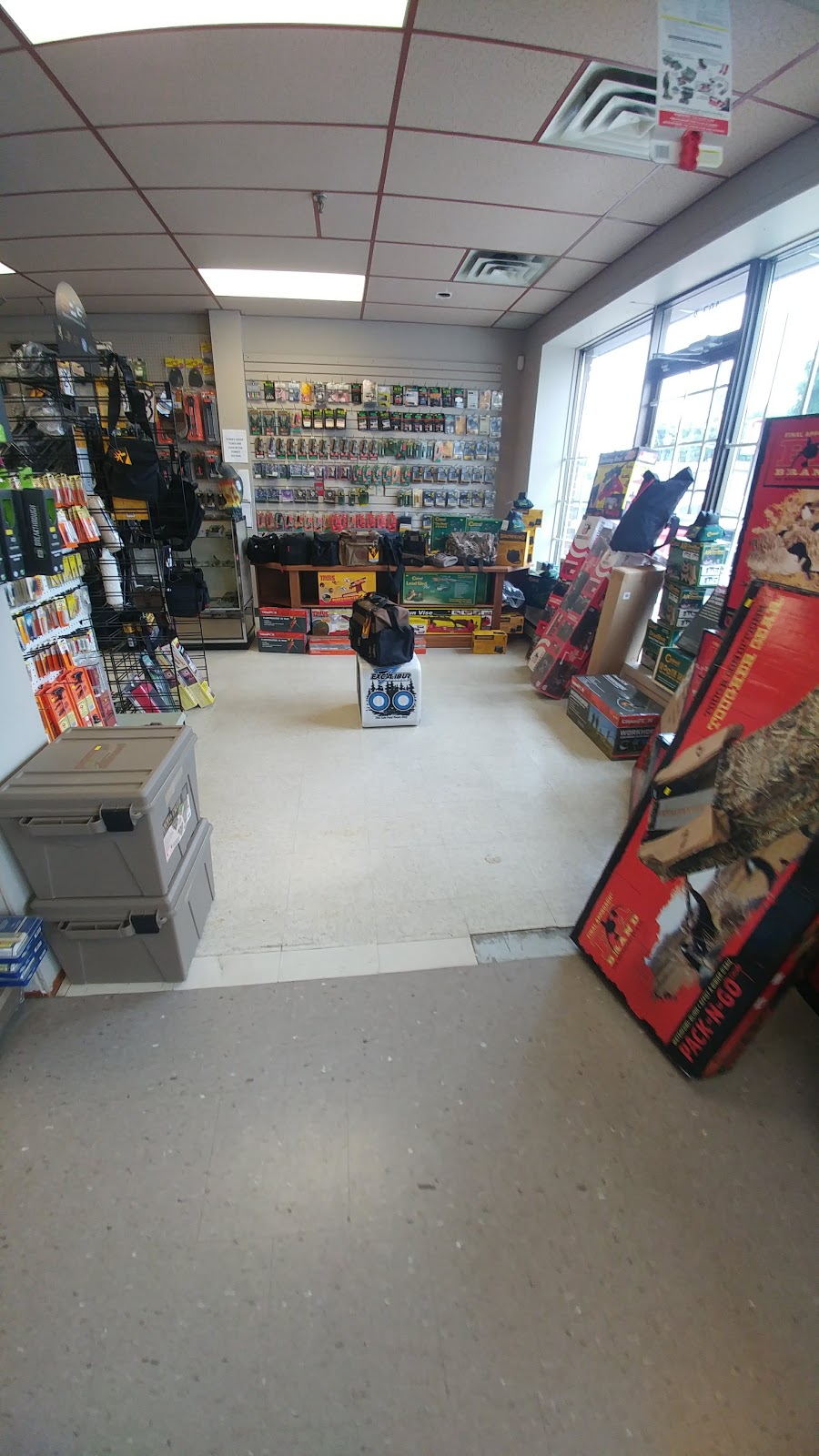 Tillsonburg Gun Shop | 107a Concession St E, Tillsonburg, ON N4G 4W4, Canada | Phone: (519) 842-7442