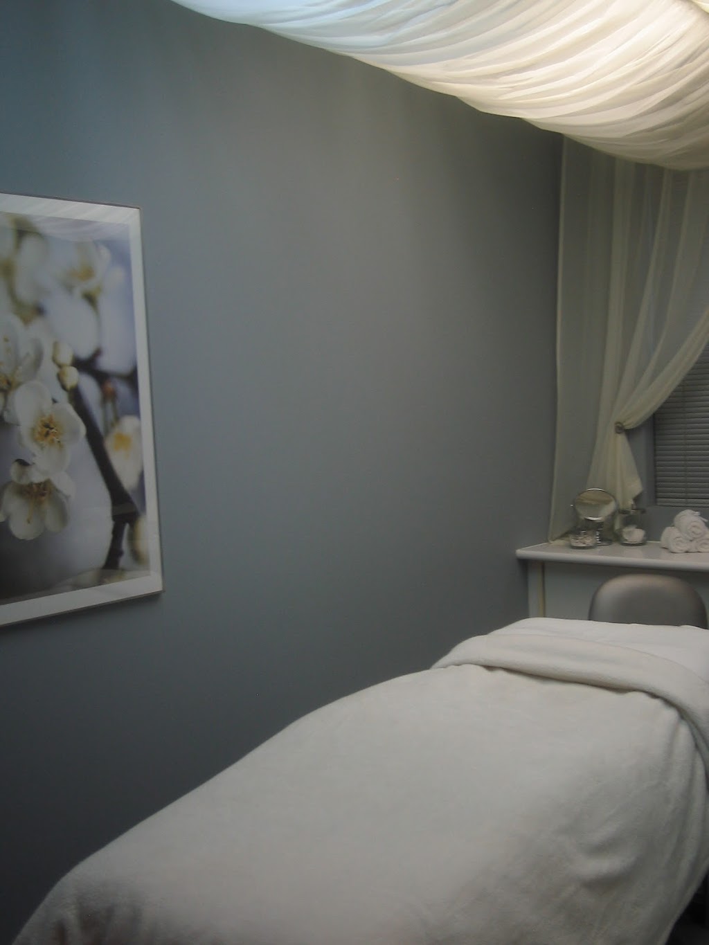 Featuring You Spa & Salon | 1106 Eglinton Ave W, Toronto, ON M6C 2E2, Canada | Phone: (416) 783-7793