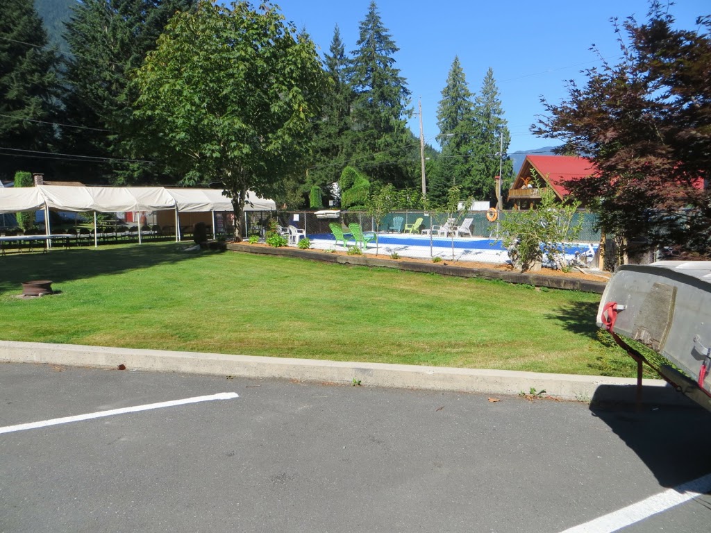 Holiday Motel & RV Resort | 63950 Old Yale Rd, Hope, BC V0X 1L2, Canada | Phone: (604) 869-5352