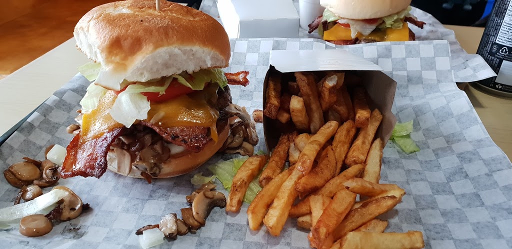 Burger Delight | 100 Mearns Ave #1, Bowmanville, ON L1C 5M3, Canada | Phone: (905) 623-6644