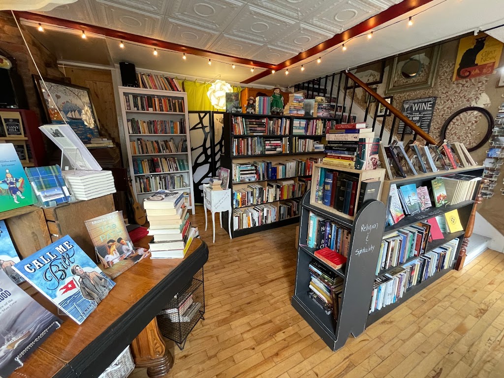 Shorebound Books | 142 Water St, Shelburne, NS B0T 1W0, Canada | Phone: (902) 874-1273