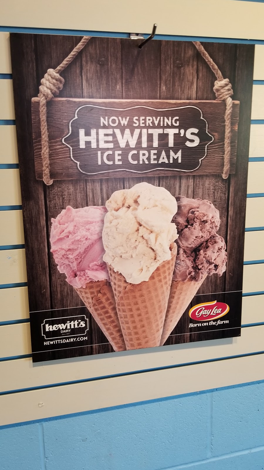 Waterfront Scoops | 47 Discovery Dr, Hamilton, ON L8L 8K4, Canada