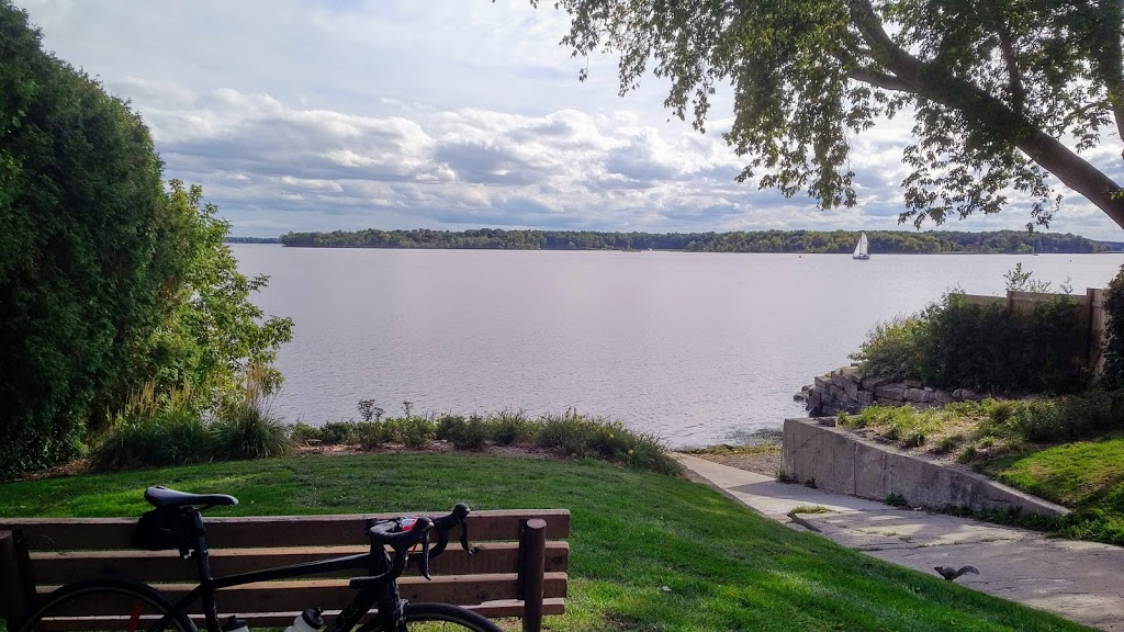 Lakeview Boat Launch | Lakeshore Rd, Beaconsfield, QC H9W 4K4, Canada