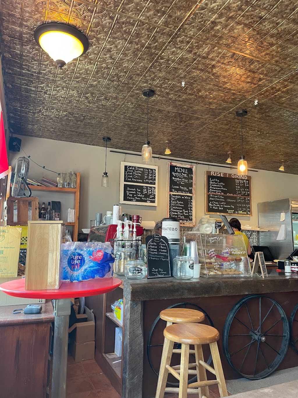 JitterBug Coffee House | 1905 20 Ave, Nanton, AB T0L 1R0, Canada | Phone: (403) 652-8283