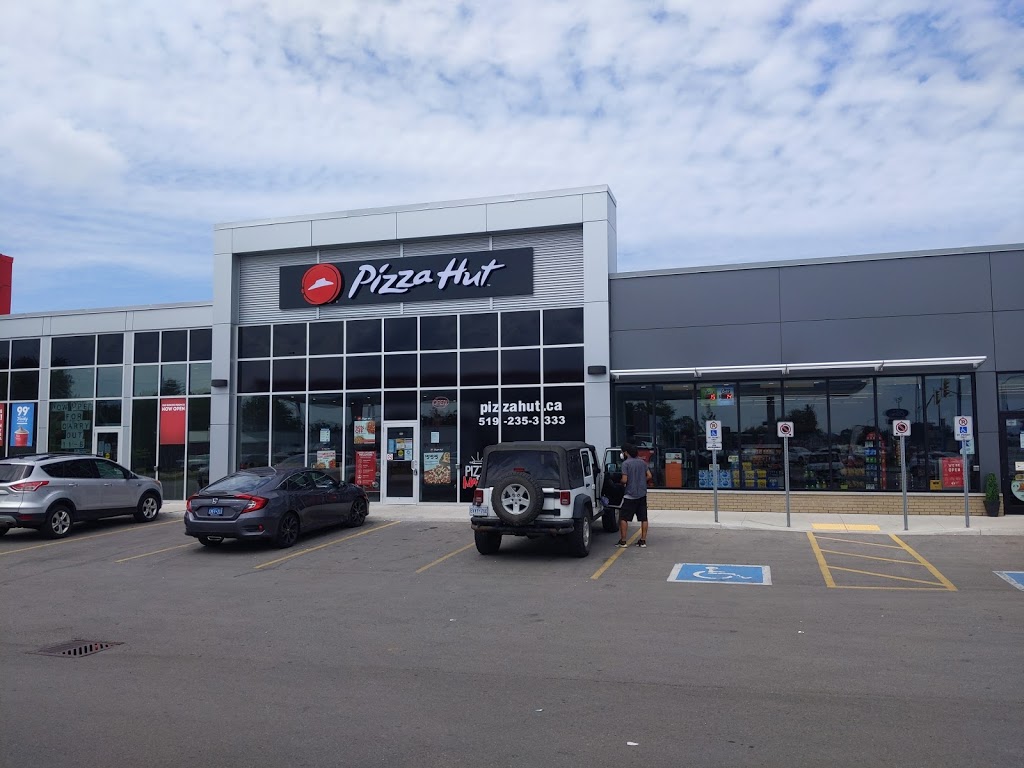 Pizza Hut | 207 Main St N Unit 2, Exeter, ON N0M 1S3, Canada | Phone: (519) 235-3333