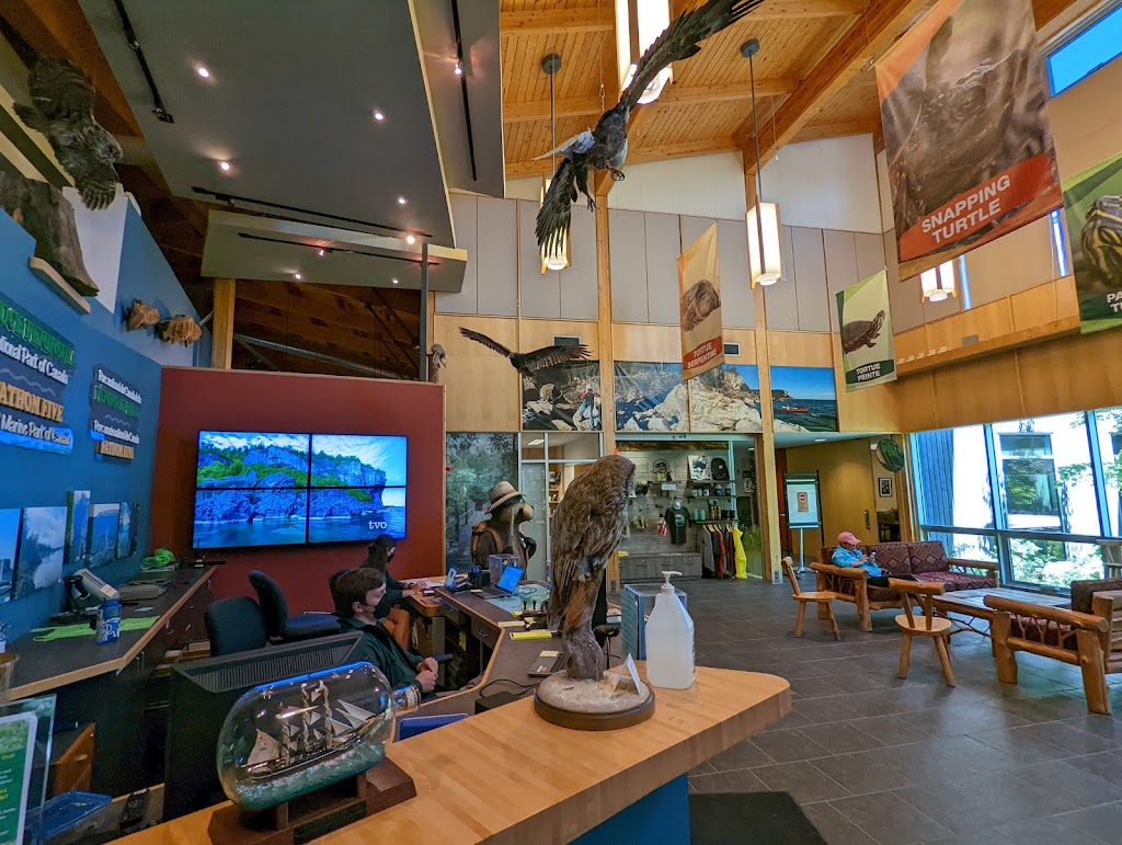 Parks Canada Visitor Centre | 120 Chi sin tib dek Rd, Tobermory, ON N0H 2R0, Canada | Phone: (519) 596-2233