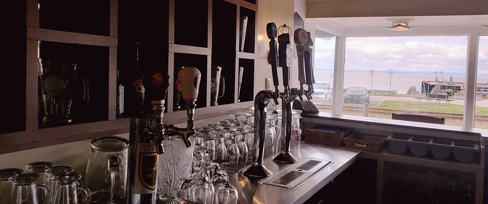 Resto-Pub du quai | 80 Rue du Quai, La Malbaie, QC G5A 2Y2, Canada | Phone: (418) 202-0902