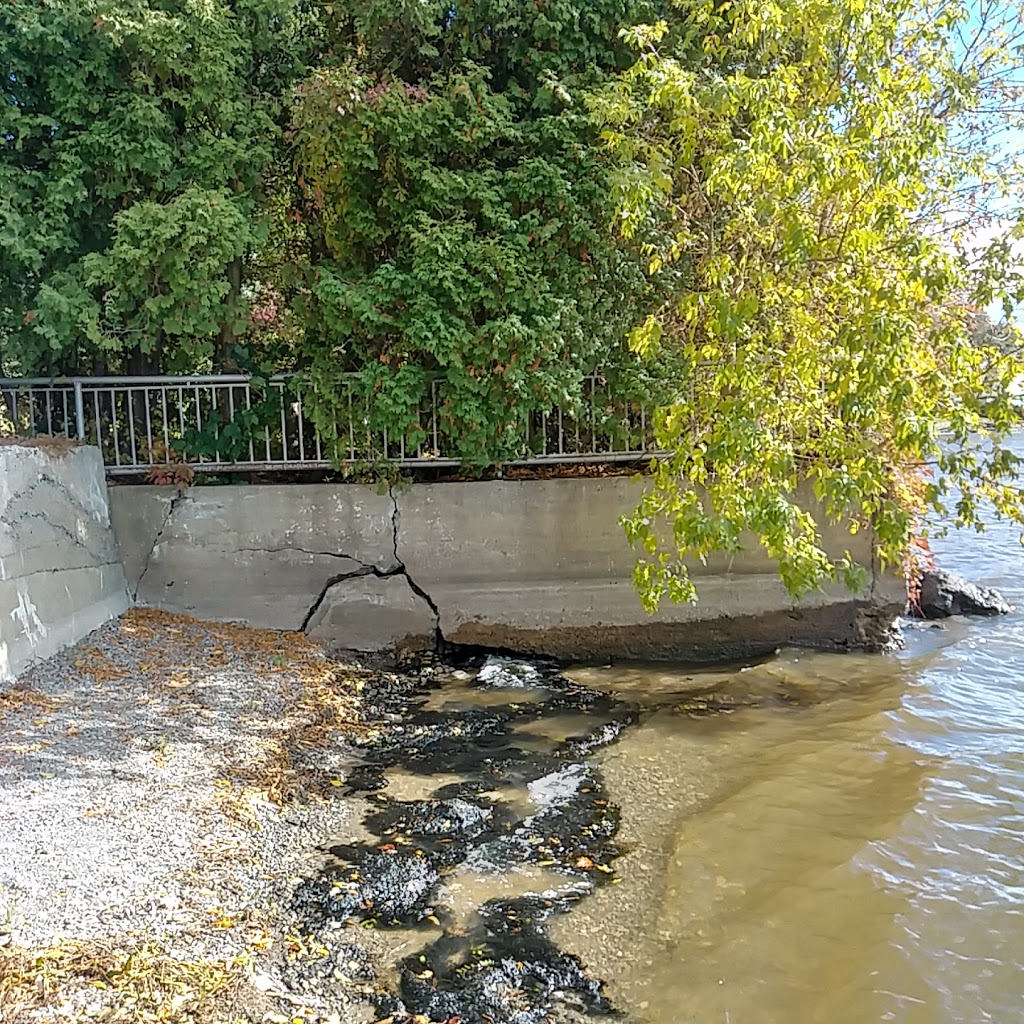 Lakeview Boat Launch | Lakeshore Rd, Beaconsfield, QC H9W 4K4, Canada