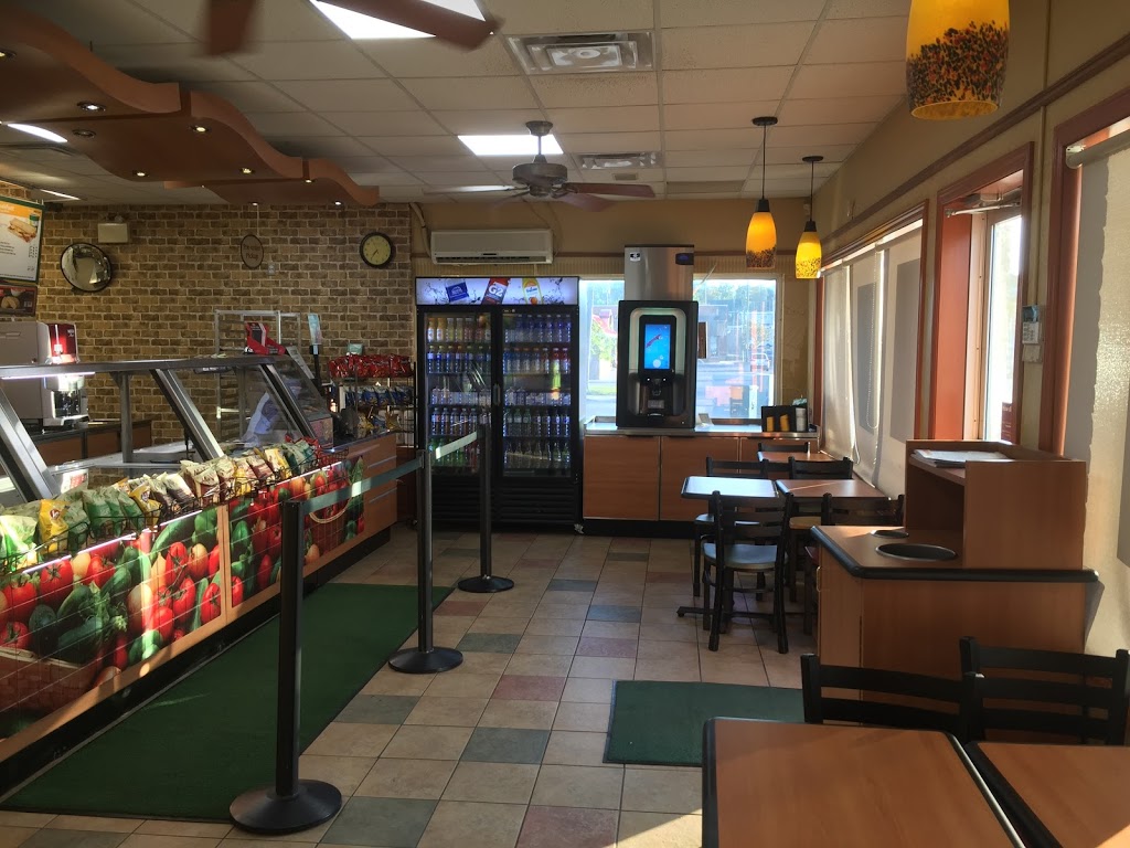 Subway | 112 Queen St, Lakefield, ON K0L 2H0, Canada | Phone: (705) 652-1209