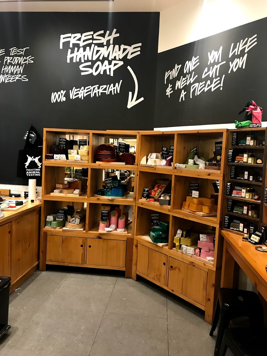 LUSH | 25 The West Mall, Etobicoke, ON M9C 1B8, Canada | Phone: (416) 695-1730