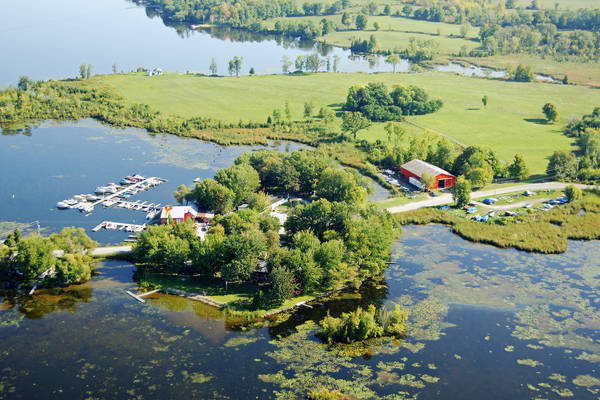 Emerald Isle Marina & Resort | 1247 Emerald Isle Rd, Ennismore, ON K0L 1T0, Canada | Phone: (705) 292-8452