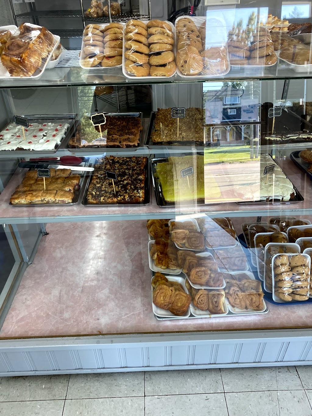 La Boulangerie Leger Bakery | 482 Main St, Shediac, NB E4P 2G9, Canada | Phone: (506) 532-3137