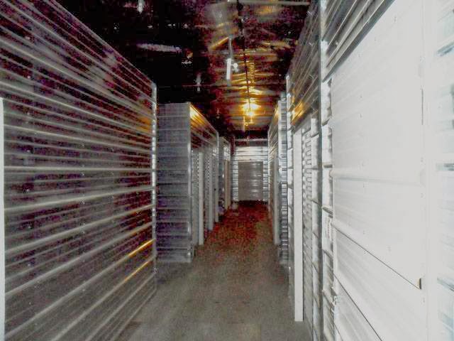Dinos Storage | 1569 Orange St, Winnipeg, MB R3E 3S2, Canada | Phone: (204) 772-0526