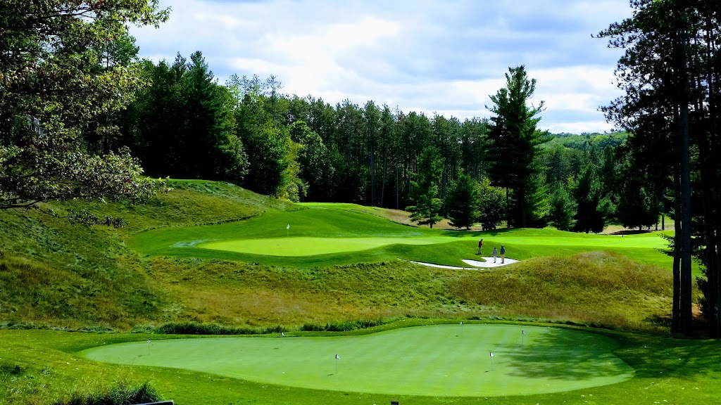 Beacon Hall Golf Club | 400 Beacon Hall Dr, Aurora, ON L4G 0L3, Canada | Phone: (905) 841-9122