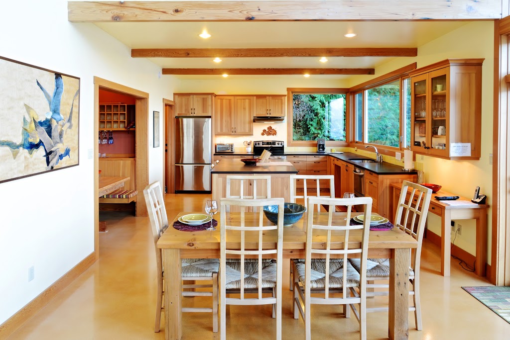 Eastman Waterfront Retreat | 1638 Mt Gardner Rd, Bowen Island, BC V0N 1G2, Canada | Phone: (888) 604-1475