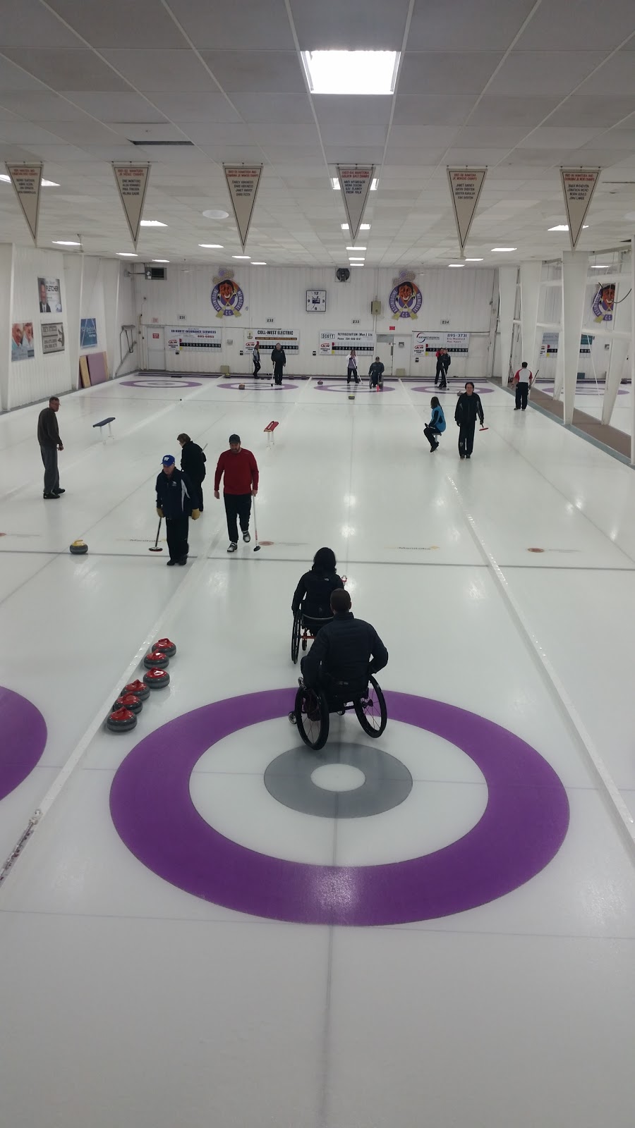 Assiniboine Memorial Curling Club | 940 Vimy Rd, Winnipeg, MB R2Y 0T8, Canada | Phone: (204) 832-5817