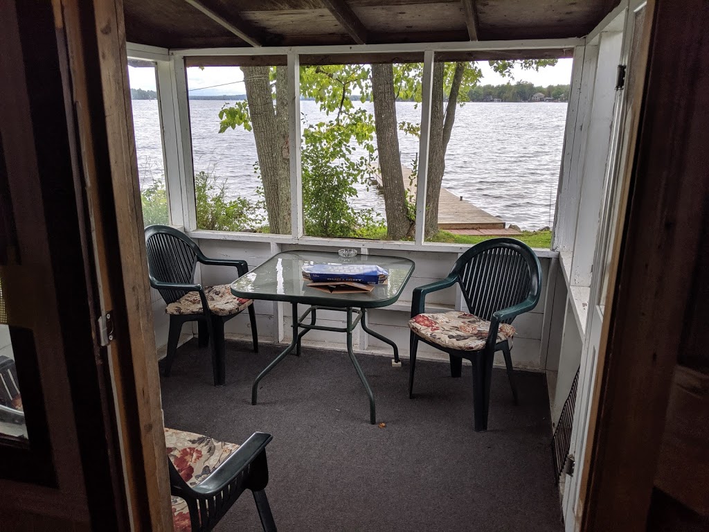 Kenstone Villa Cottages | 801 Kenstone Beach Rd, Bobcaygeon, ON K0M 1A0, Canada | Phone: (705) 738-2611