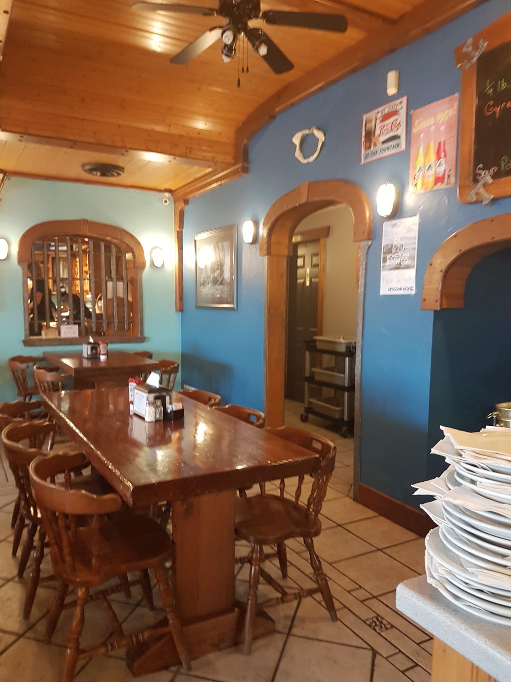The Boat House Restaurant | 10 Sea Queen Rd, Port Rowan, ON N0E 1M0, Canada | Phone: (519) 586-9316