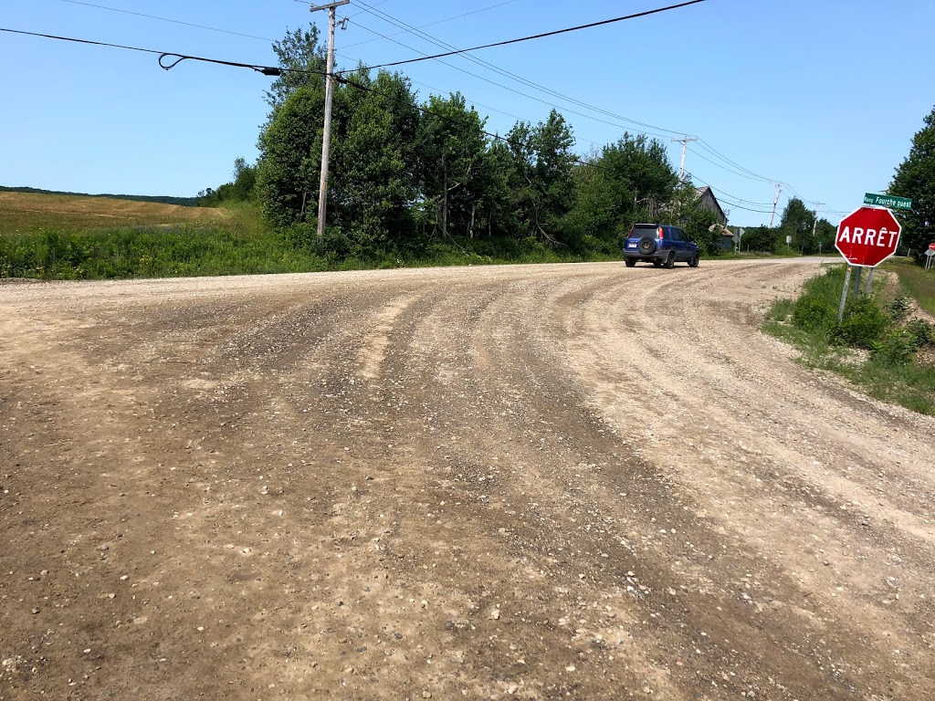 Maison Le Grand Chêne | 400 Rang de la Fourche E, Armagh, QC G0R 1A0, Canada | Phone: (418) 466-2548