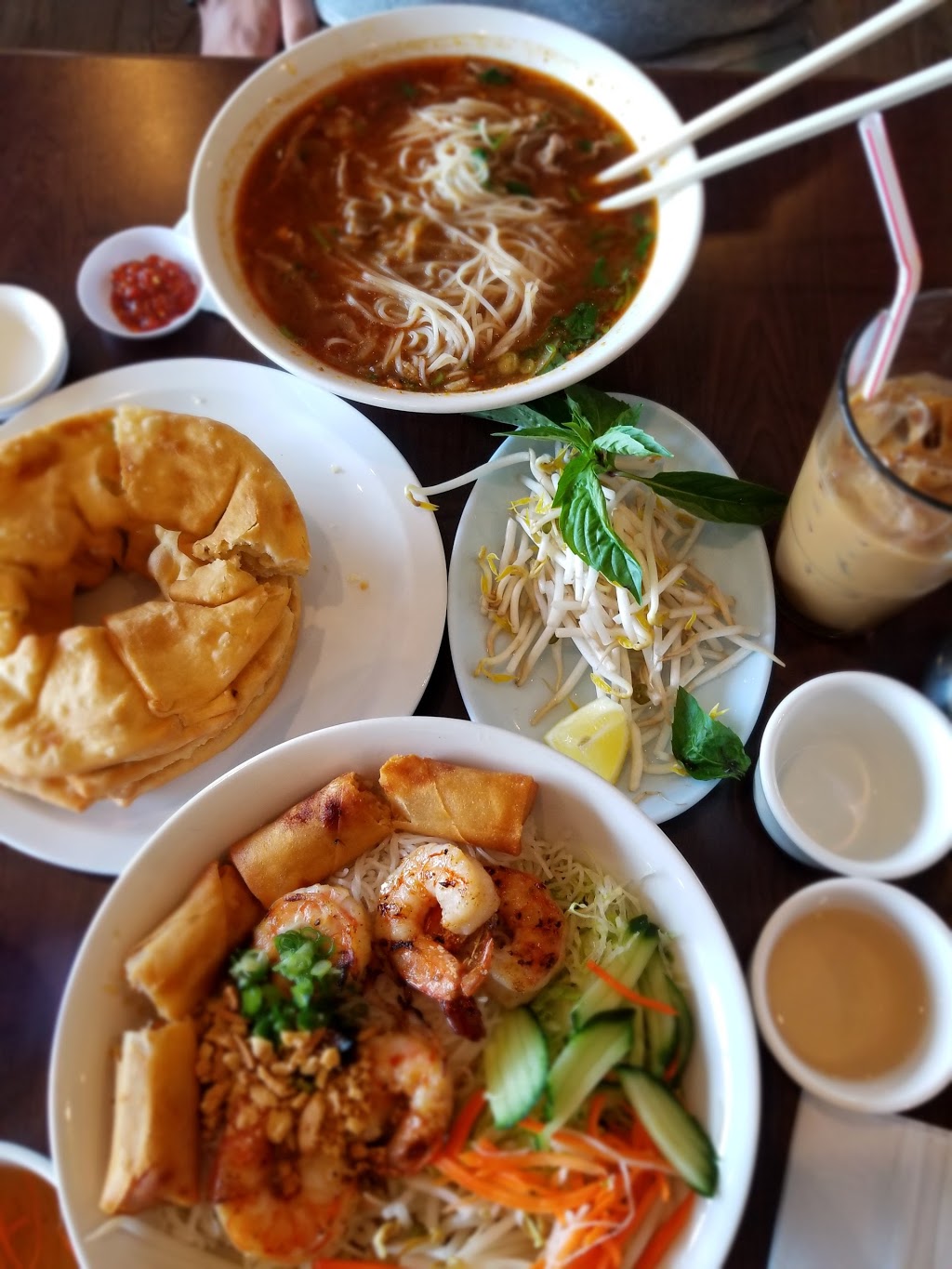 Pho Hoan Pasteur | 9621 167 Ave NW, Edmonton, AB T5Z 3S3, Canada | Phone: (780) 476-1116