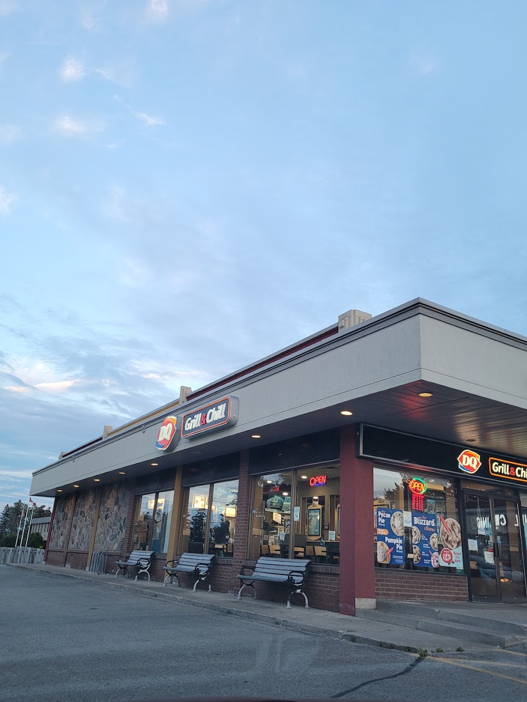 Dairy Queen Grill & Chill | 265 Edward St, Aurora, ON L4G 3M7, Canada | Phone: (905) 713-0719