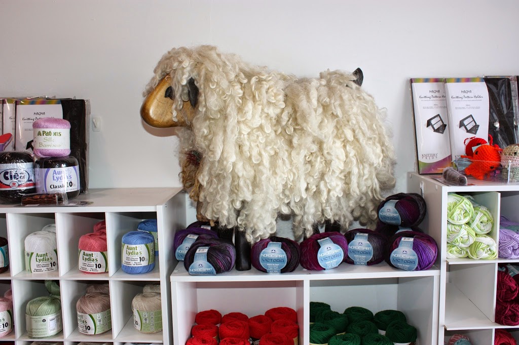 Alliston Yarns Craft & Gifts | 117 Young St Unit 11, Alliston, ON L9R 0E9, Canada | Phone: (705) 434-0880